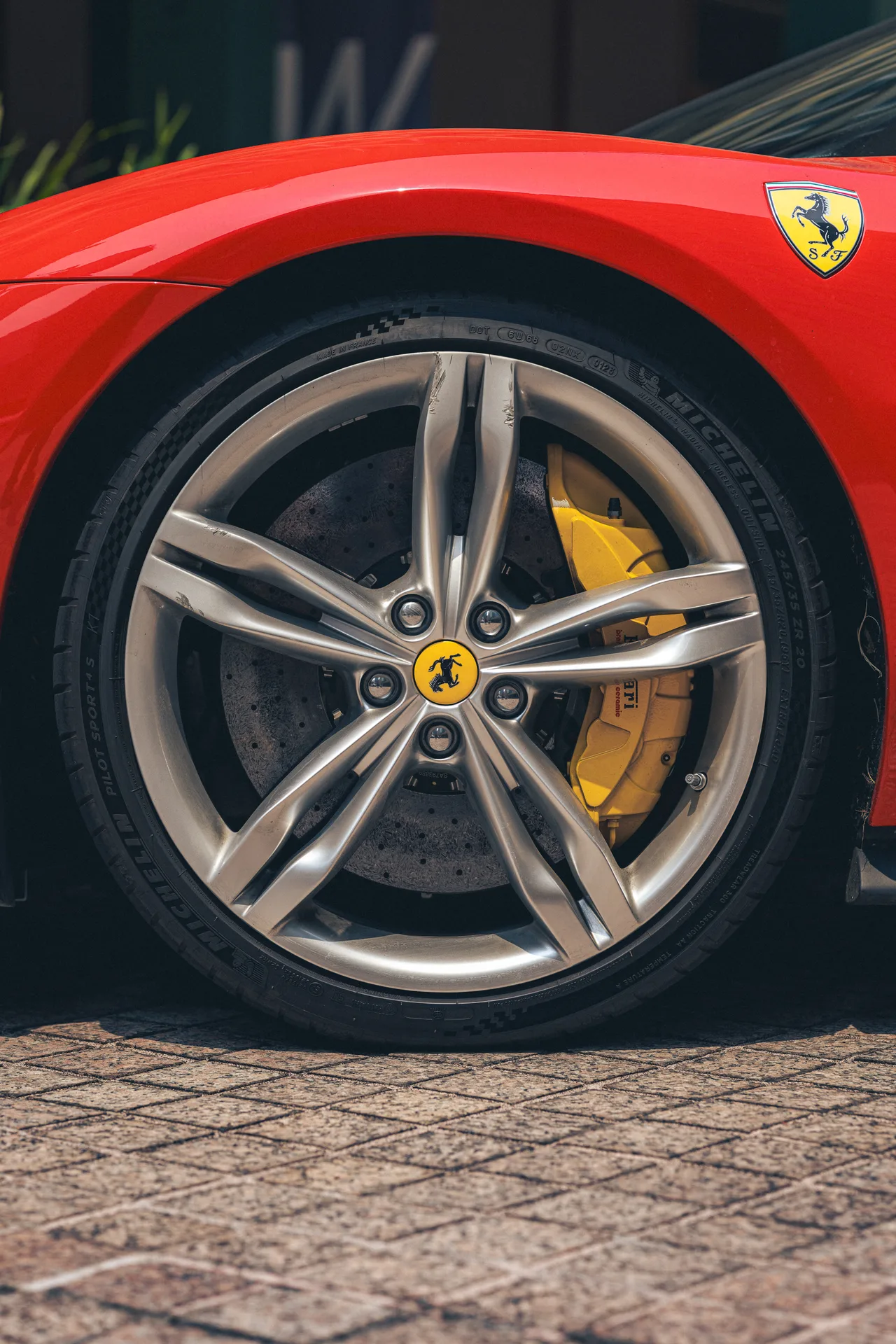 Ferrari 296 GTS, photo 4 of 7