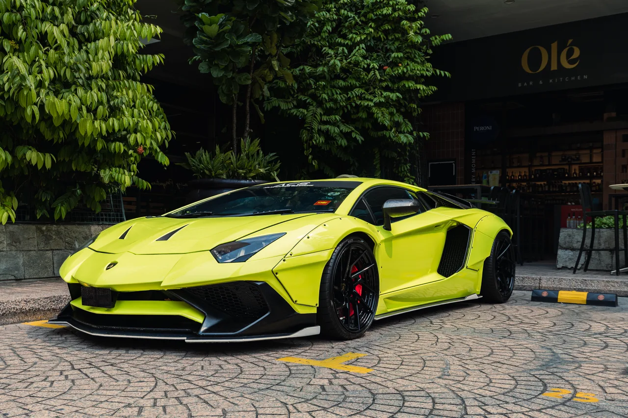 Lamborghini Aventador LP700-4, photo 2 of 5